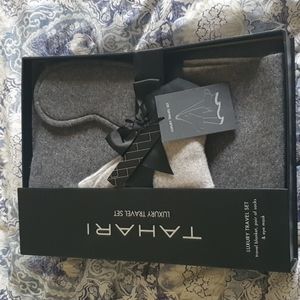 Tahari travel set, cashmere,  new with tag